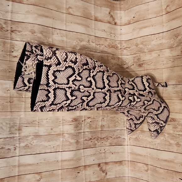 Gianni Bini Boots - Picture 2 of 6